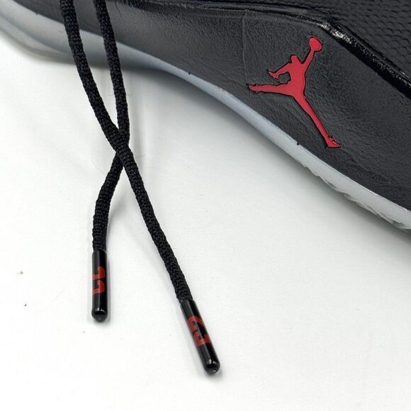 Air Jordan 32 'Banned' - Picture 9 of 13